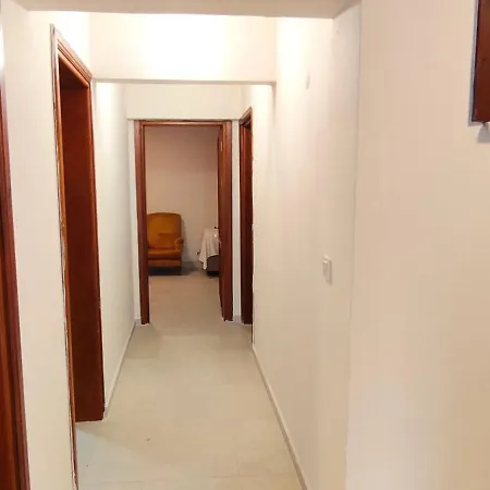 Kusadasi'nda Oezel Havuzlu Kiralik Bueyuek Villa