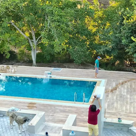 Kusadasi'nda Oezel Havuzlu Kiralik Bueyuek Villa Kusadası