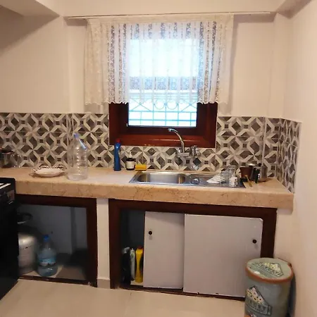 Kusadasi'nda Oezel Havuzlu Kiralik Bueyuek * Kuşadası