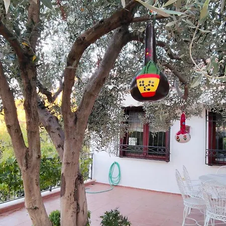 Kusadasi'nda Oezel Havuzlu Kiralik Bueyuek * Kuşadası