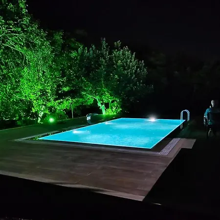 Kusadasi'nda Oezel Havuzlu Kiralik Bueyuek ヴィラ クシャダス