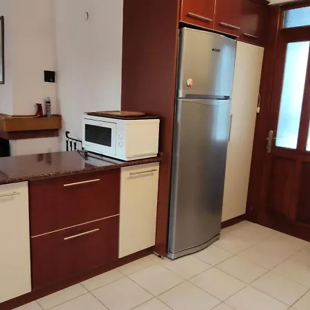 Kusadasi'nda Oezel Havuzlu Kiralik Bueyuek Kuşadası