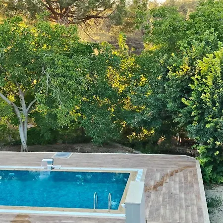 Villa Kusadasi'nda Oezel Havuzlu Kiralik Bueyuek Kuşadası