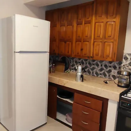 Kusadasi'nda Oezel Havuzlu Kiralik Bueyuek Villa *