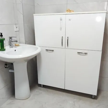 Villa Kusadasi'nda Oezel Havuzlu Kiralik Bueyuek