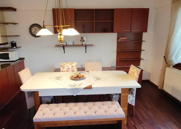Kuşadası'nda özel Havuzlu Kiralık Büyük