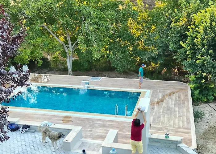 Kuşadası'nda özel Havuzlu Kiralık Büyük Villa Kusadasi