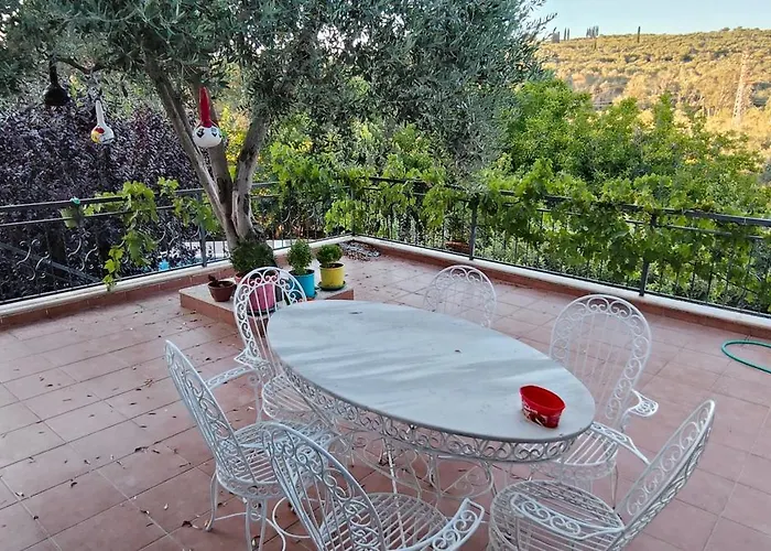 Kuşadası'nda özel Havuzlu Kiralık Büyük Kusadasi