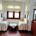 Kusadasi'nda Oezel Havuzlu Kiralik Bueyuek Villa