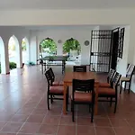 Kusadasi'nda Oezel Havuzlu Kiralik Bueyuek * Kusadası