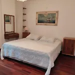Kusadasi'nda Oezel Havuzlu Kiralik Bueyuek Villa Kusadası